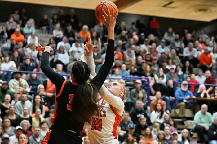 a Silverton Crater 5A Oregon girls basketball final 2024 Leon Neuschwander 23